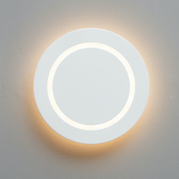 Circular Light fixture with integrated LED