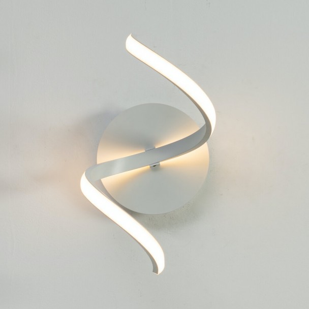 Illuminated spiral wall light