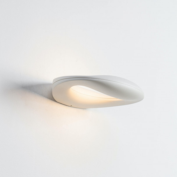 Discreet contemporary lighting