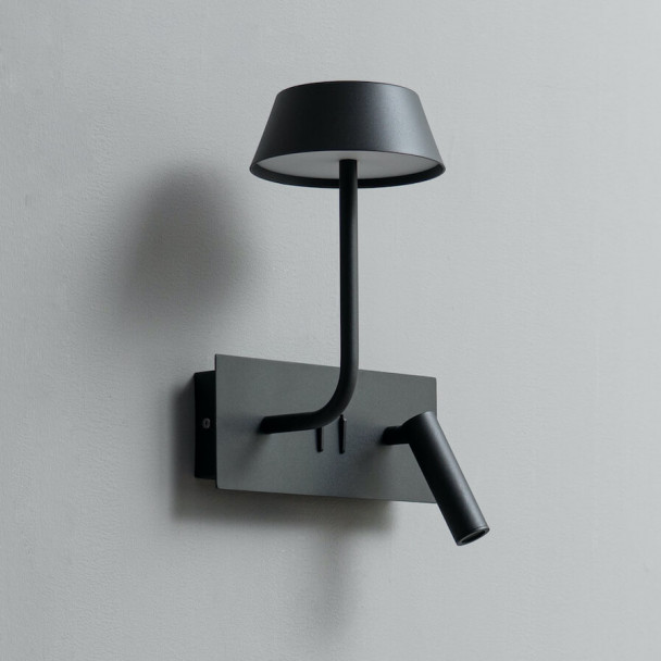 Simple and discreet wall Light fixture