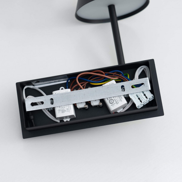 Easy to install Light fixture