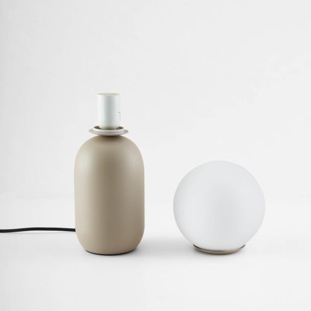 Detachable bedside lamp ceramic base and globe - Sley