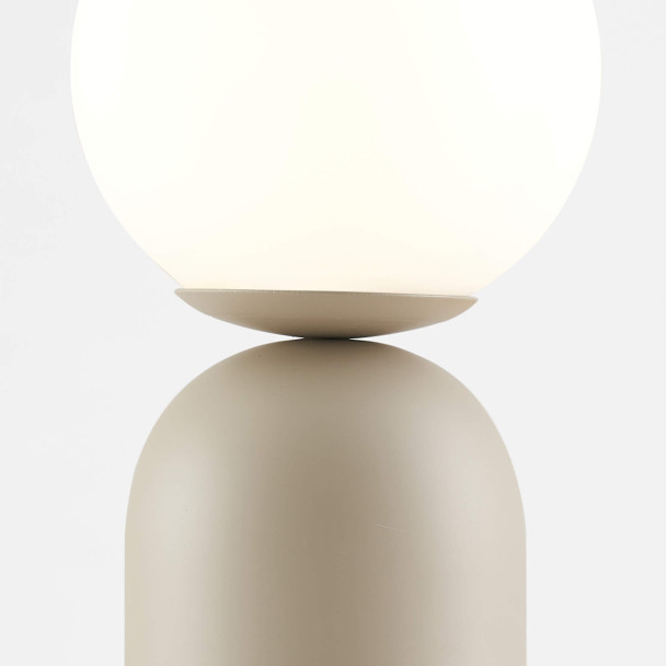 Table lamp detail globe and matte base - Sley