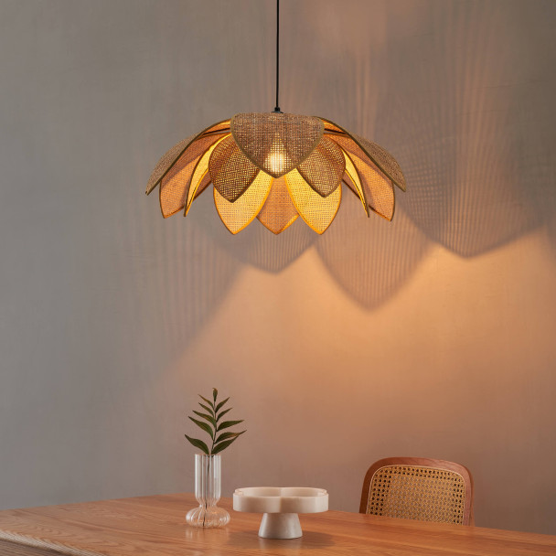Rattan pendant light with warm glow - Olbia
