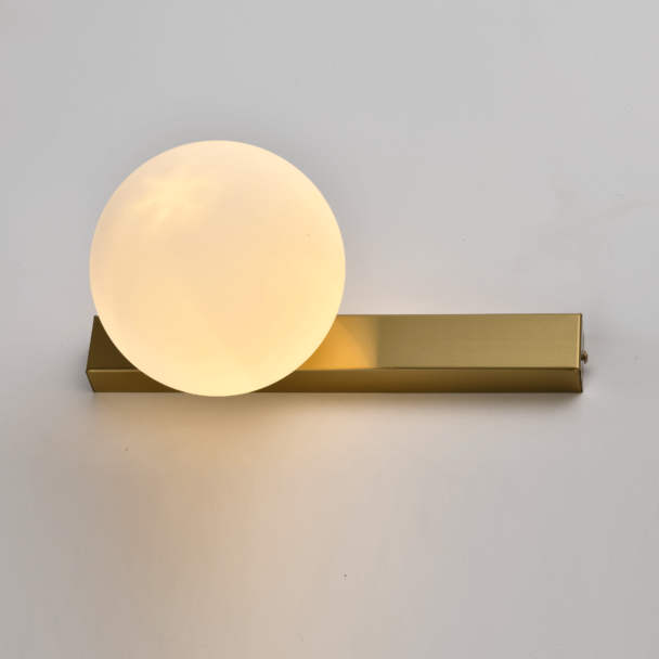 Brass wall fixture luminous globe design - Noava