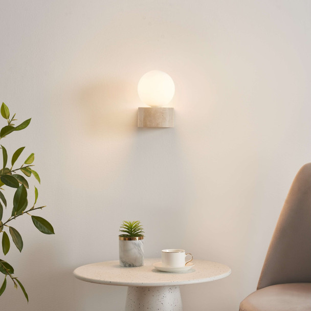 Minimalist travertine wall light - Oriane