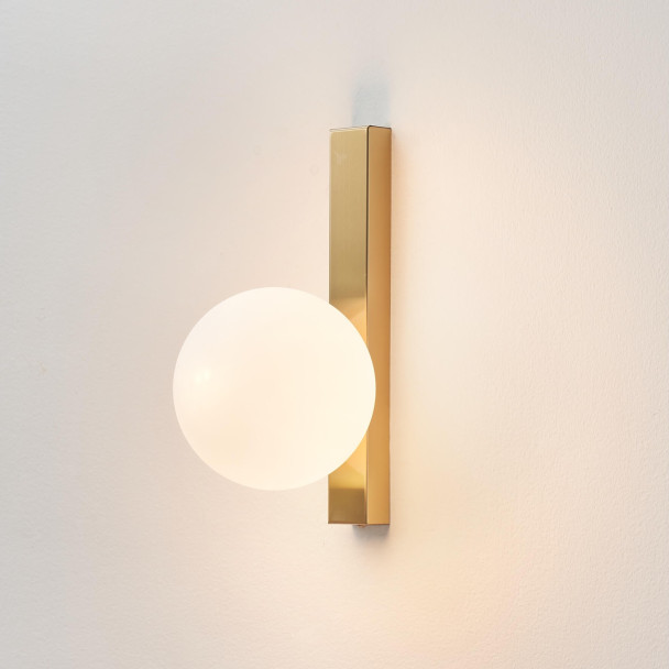 Elegant minimal brass design wall lighting - Noava
