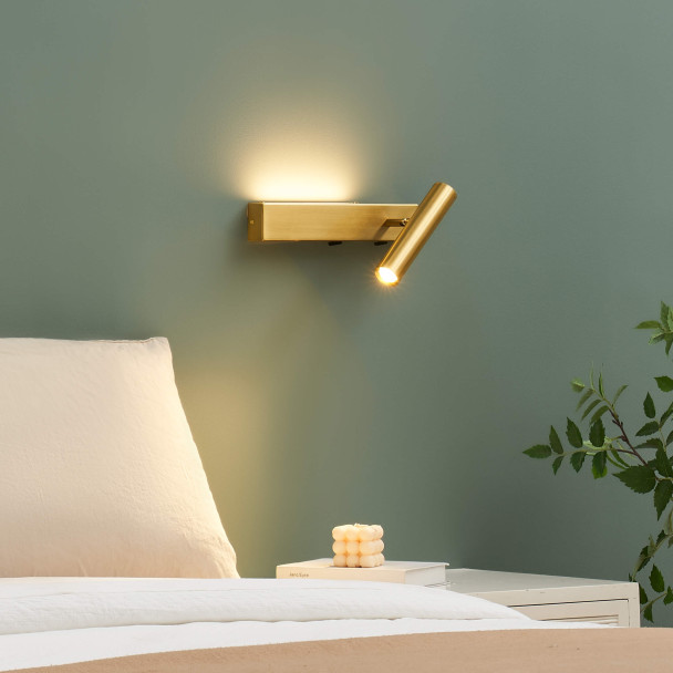 Symmetrical brass wall lights | Lodvi