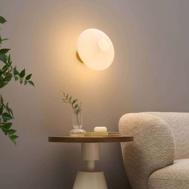 Wall light or spot with ribbed opal glass -...