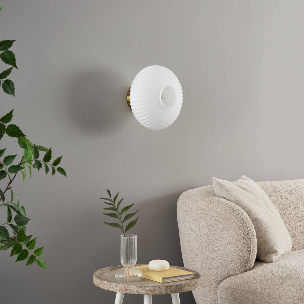 Wall light or spot with ribbed opal glass -...