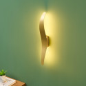Long wavy brushed gold wall light LED 8W - Virella
