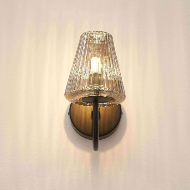 Wall light with ribbed smoked glass - Nindra