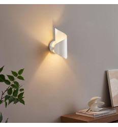 Small 25 cm matte white twisted-design ambient wall light...