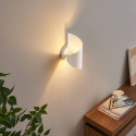 Small 25 cm matte white twisted-design ambient wall light - Dani